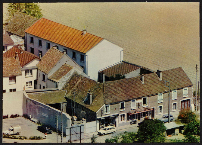 OLLAINVILLE.- Rue de la République [1972-1982].