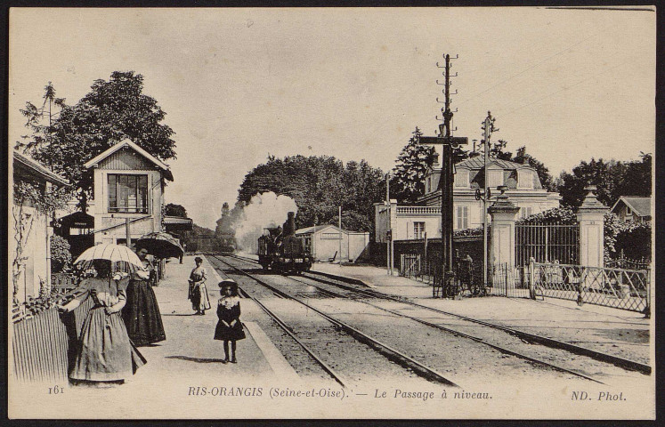 RIS-ORANGIS.- Le passage à niveau (18 janvier 1918).