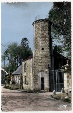 VARENNES-JARCY. - La tour de l'ancienne abbaye à l'entrée du château, [Editeur Cim]. 