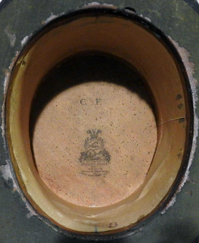 chapeau haut-de-forme monogrammé de Flammarion