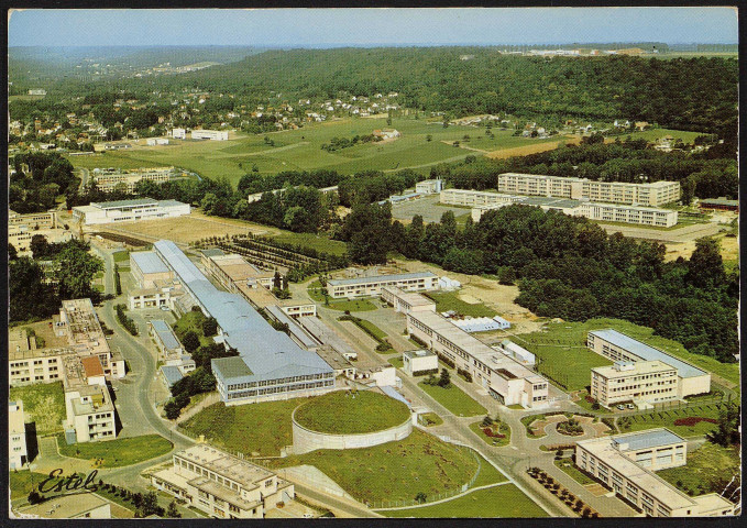 ORSAY.- Bures-sur-Yvette. La faculté des sciences (10 janvier 1975).