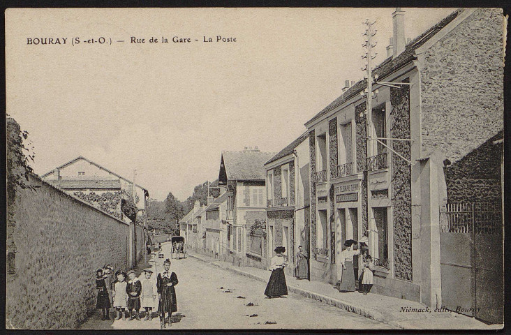 Bouray-sur-Juine.- Rue de la gare et la poste (12 avril 1909). 