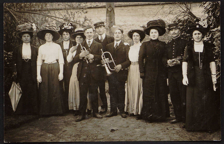 Linas.- Fête des muses (16 avril 1911) : souvenir (24 avril 1911). 