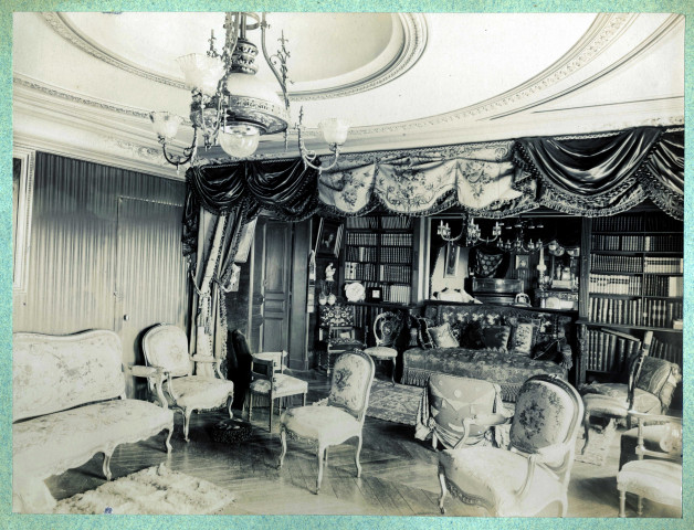 tableau et son cadre : portrait de Camille Flammarion