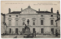 LONGJUMEAU. - L'hôtel de ville et monument d'Adolphe Adam. Paule Allorge, (1917), 9 lignes, ad. 