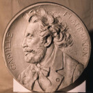 moulage de médaille : effigie de Camille Flammarion