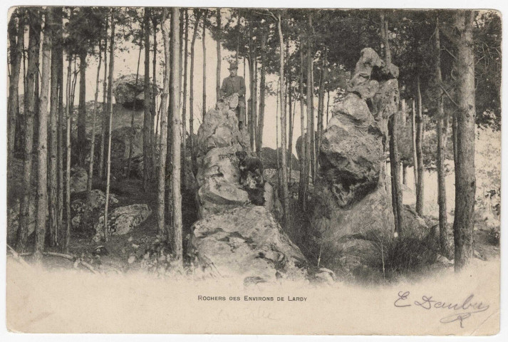 LARDY. - Rochers des environs de Lardy. 1 mot, 5 c, ad. 