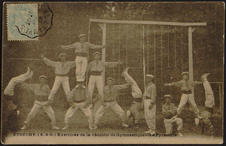Etrechy.- Exercices de la société de gymnastique : la pyramide (28 septembre 1906). 