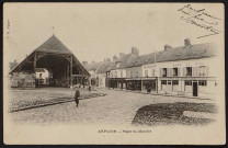 Arpajon.- Place du marché et halle(décembre 1904). 