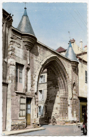 CORBEIL-ESSONNES. - La porte Saint-Spire, Raymon, coloriée. 