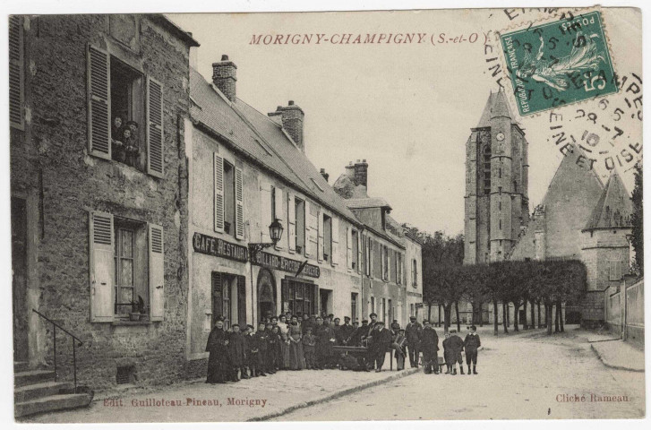 MORIGNY-CHAMPIGNY. - L'église, et la rue de la mairie [Editeur Guilloteau-Pineau, 1910, timbre à 5 centimes]. 