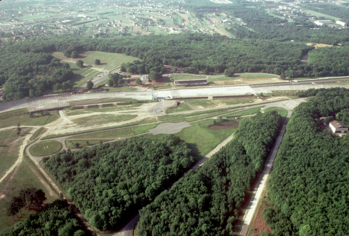 MONTLHERY. - L'autodrome (juin 1980). 