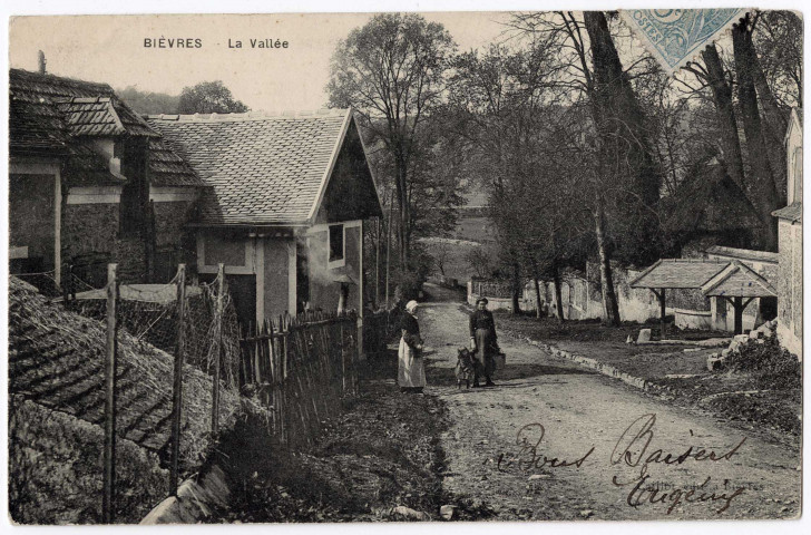BIEVRES. - La vallée, Debuisson, 1907, 1 mot, 5 c, ad. 