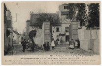 SAVIGNY-SUR-ORGE. - Une vieille maison de la rue Vigier et commerçant ambulant. [Edition de l'Orge, Thévenet]. 