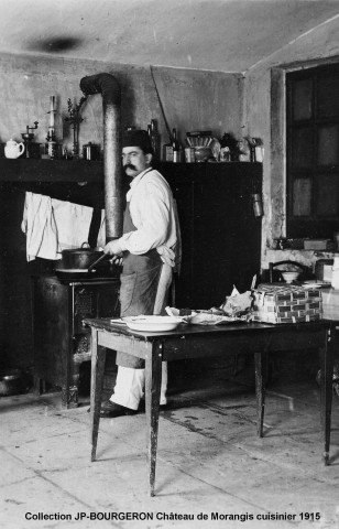 MORANGIS.- Soldats cuisinier et du train des équipages, officier et sous-officiers, 1915, 3 photographies.