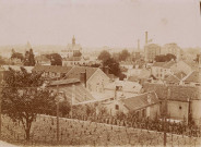 Corbeil.- Les grands moulins et la mairie de Corbeil vus depuis la butte de Saint-Pierre-du-Perray (sans date : après 1906).