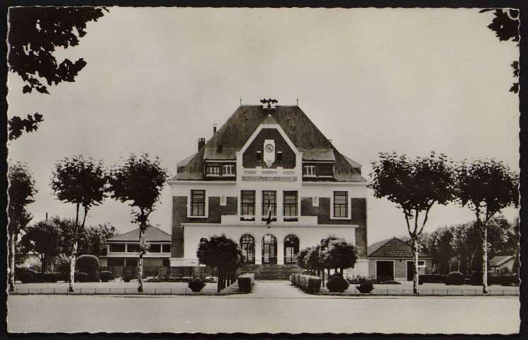 SAINTE-GENEVIEVE-DES-BOIS.- L'hôtel de ville [1950-1960]. 