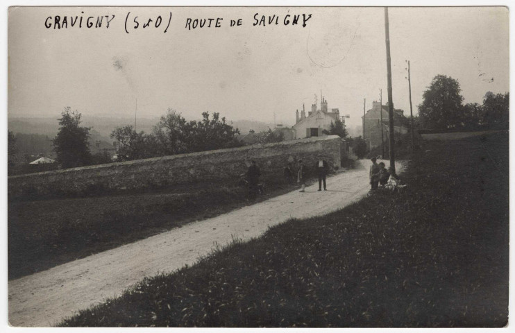 LONGJUMEAU. - Gravigny. Route de Savigny. 