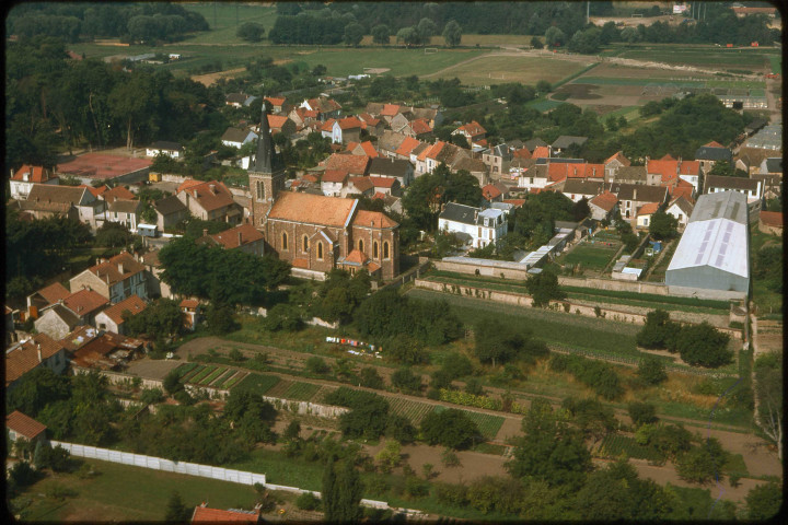 SAINT-MICHEL-SUR-ORGE. - L'église (août 1975). 