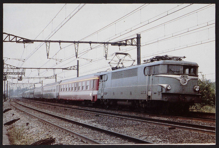 Locomotive BB9200 à Savigny-sur-Orge [1972].