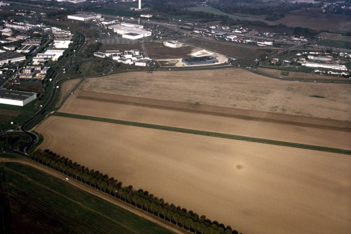 VILLABE. - La zone industrielle (octobre 1994). 