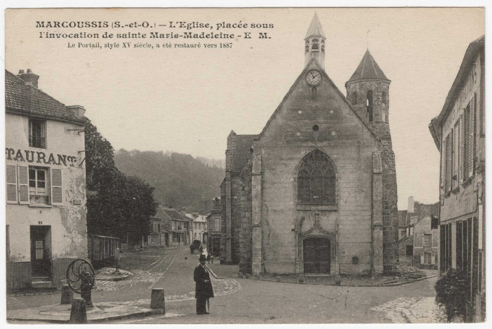 MARCOUSSIS. - L'église, placée sous l'invocation de Sainte-Marie-Madeleine, la place et la station du tramway, [Editeur EM, (1923), timbre à 10 centimes]. 