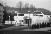 VILLEBON-SUR-YVETTE.- L'école élémentaire Andersen, [vers 1981], N et B. Dim. 20 x 30 cm. 