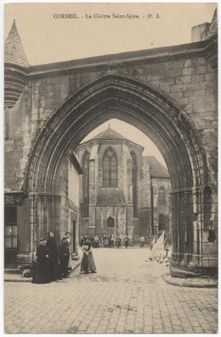 CORBEIL-ESSONNES. - Le cloître Saint-Spire. 