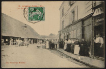 Arpajon.- Les halles et commerces (26 novembre 1911). 