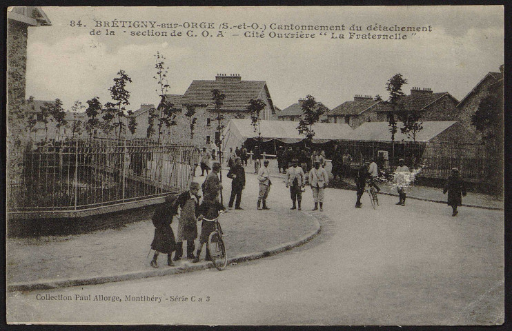 Brétigny-sur-Orge.- Cantonnement du détachement de la section de COA à la cité ouvrière "La Fraternelle" (21 août 1915). 
