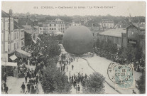 CORBEIL-ESSONNES. - Corbeil - Gonflement du ballon "La ville de Corbeil" sur la place du marché. Editeur Mardelet, 1906, 1 timbre à 5 centimes. 
