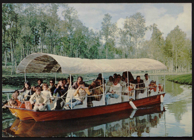 SAINT-VRAIN.- Parc zoologique de Saint-Vrain : Safari, bateau [1974-1985]. 
