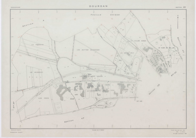 DOURDAN, plans minutes de conservation : tableau d'assemblage, 1967, Ech. 1/10000 ; plans des sections A, F2, 1967, Ech. 1/5000, sections AB, AE, AK, AL, AP, 1967, Ech. 1/2000, sections AC, AD, AH, AI, AM, AN, AO, AR, AS, AT, AV, 1967, Ech. 1/1000, sections B1, B2, C, F1, 1967, Ech. 1/2500, section YA, 1977, Ech. 1/2000, sections YB, YC, YD, 1982, Ech. 1/2000. Polyester. N et B. Dim. 105 x 80 cm [27 plans]. 