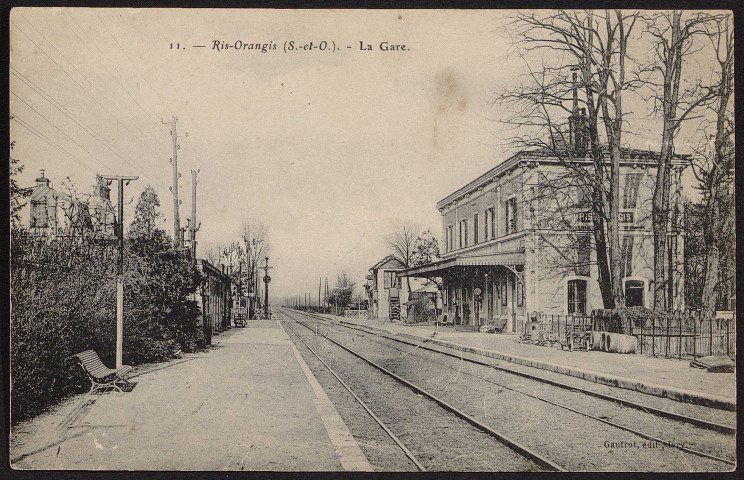 RIS-ORANGIS.- La gare (1907).
