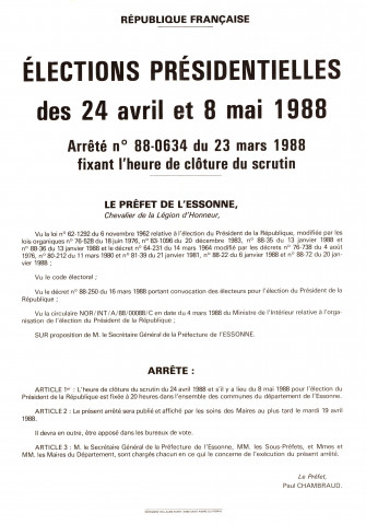 Essonne [préfecture]. - Elections présidentielles des 24 avril et 8 mai 1988. Arrêté n°88-0634 du 23 mars 1988 fixant l'heure de clôture du scrutin.