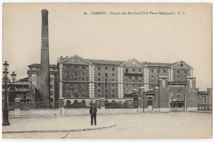 CORBEIL-ESSONNES. - Façade des moulins (côté place Galignani), HS. 