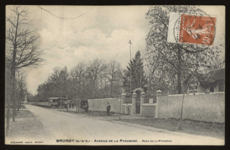 BRUNOY. - Avenue de la Pyramide, parc de la Pyramide. Editeur Oxenaar, photo, Brunoy, 1914, timbre à 10 centimes. 