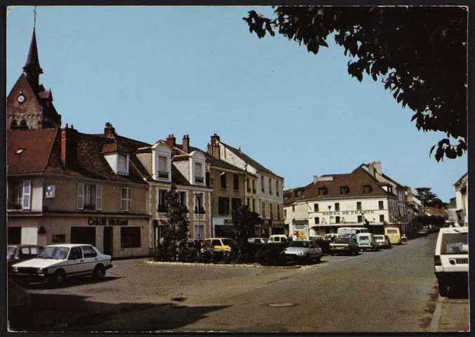 Angerville.- La place (9 septembre 1985). 