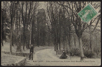 Montlhéry.- Allée conduisant aux roches Saint-Nicolas et Saint-Pierre [1907-1910]. 