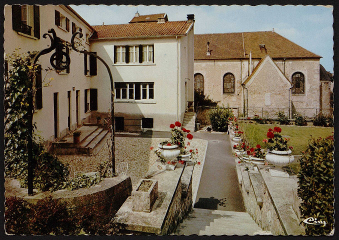 SAINTRY-SUR-SEINE.- Le moulin vert : Maison de repos pour mères et enfants. Rue de l'église [1964-1972]. 