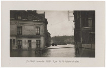 CORBEIL-ESSONNES. - Corbeil inondé, 1910. Rue de la République, Mardelet. 
