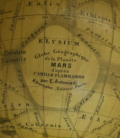 globe géographique de la planète Mars d'Antoniadi (H.24 cm)