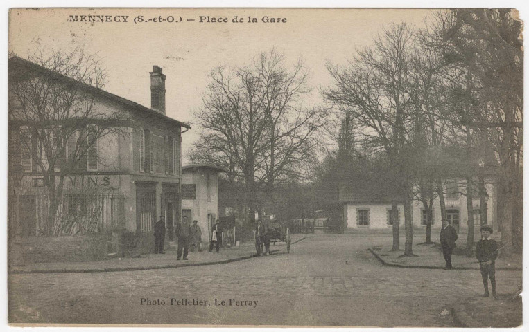 MENNECY. - Place de la gare [Editeur Pelletier, timbre à 10 centimes, 3B165/4]. 