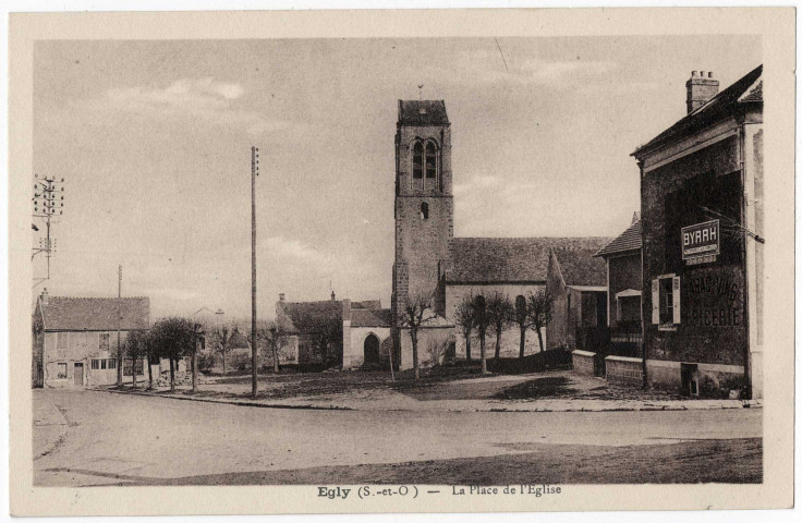 EGLY. - La place de l'église. Paris (1938), sépia. 