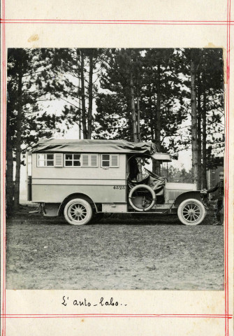 Auto-laboratoire photographique : photographie noir et blanc (25 mars 1915).