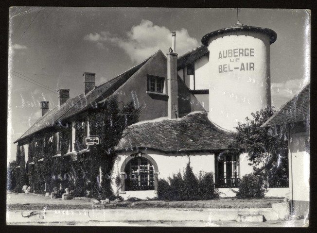 CHAMARANDE. - Auberge des deux lions de Bel Air, ancien relais Louis XIII. 1984, 1 timbre à 20 centimes. 