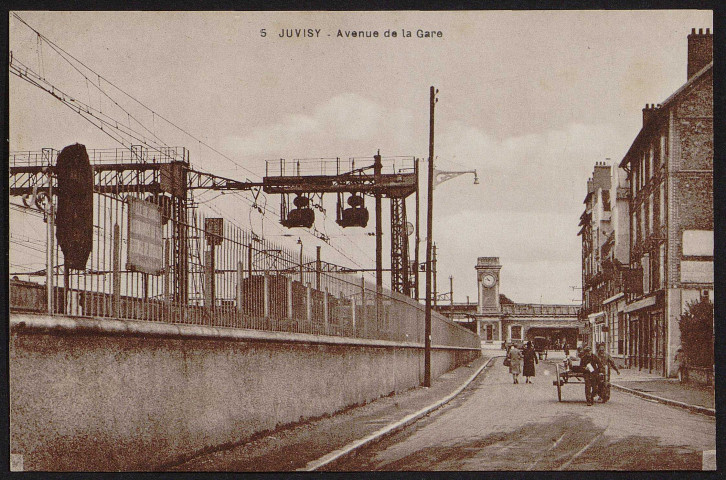 JUVISY-SUR-ORGE.- Avenue de la gare (1950].