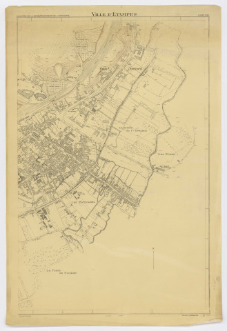 Plan topographique régulier d'ETAMPES dressé et dessiné par J. A. DUPRAT, géomètre-expert, vérifié par M. DAUPHIN, ingénieur-géomètre, feuille 1, Ministère de la Reconstruction et de l'Urbanisme, 1945. Ech. 1/2.000. N et B. Dim. 0,72 x 1,07. 
