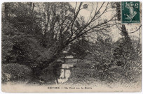 BIEVRES. - Un pont sur la Bièvre, 1903, 1 mot, 5 c, ad. 
