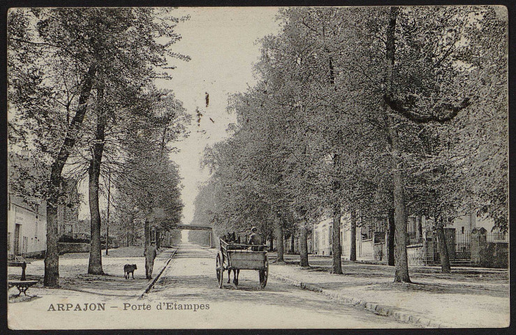 Arpajon.- Porte d'Etampes (28 novembre 1927). 
